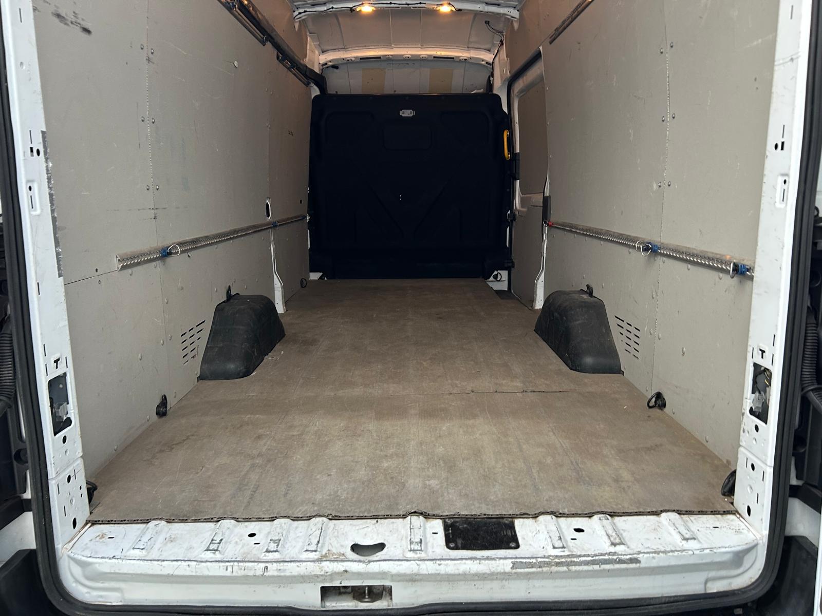 Ford Transit (2)