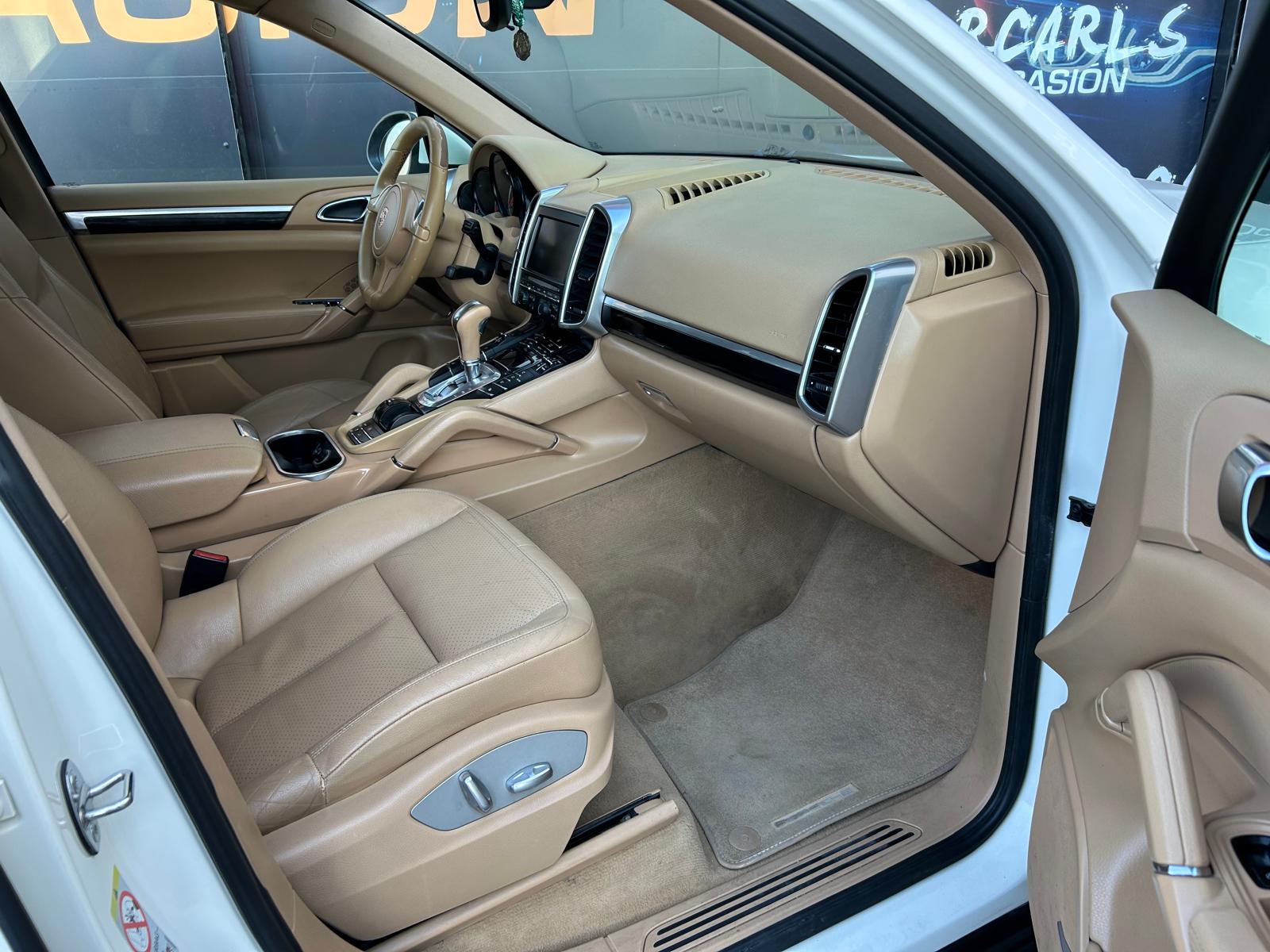 Porsche Cayenne (3)
